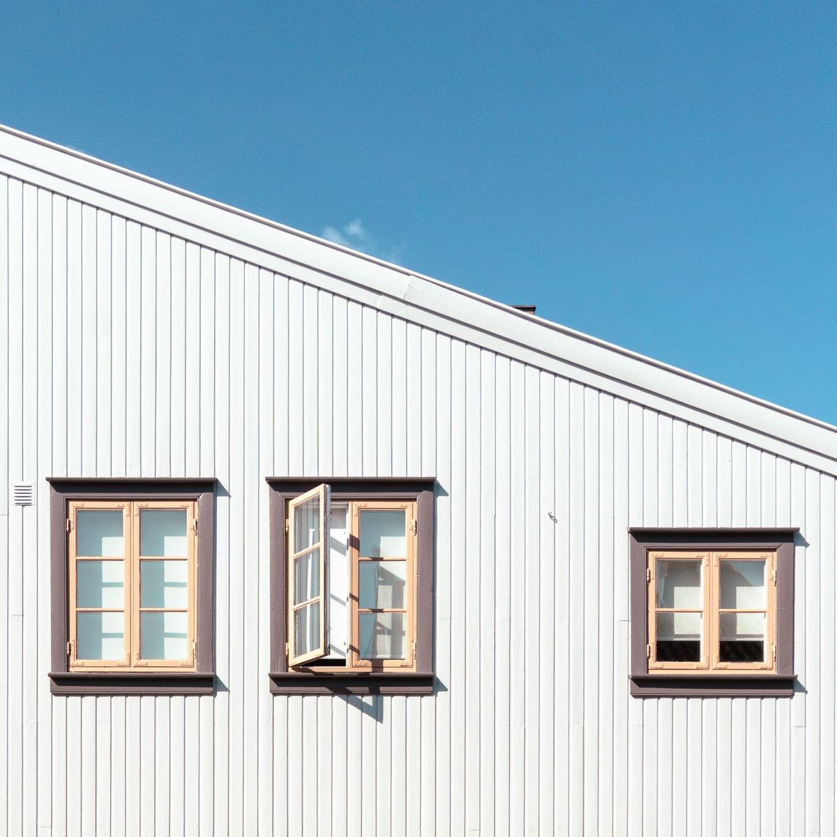 Aluminum windows bringing daylight into a South African home